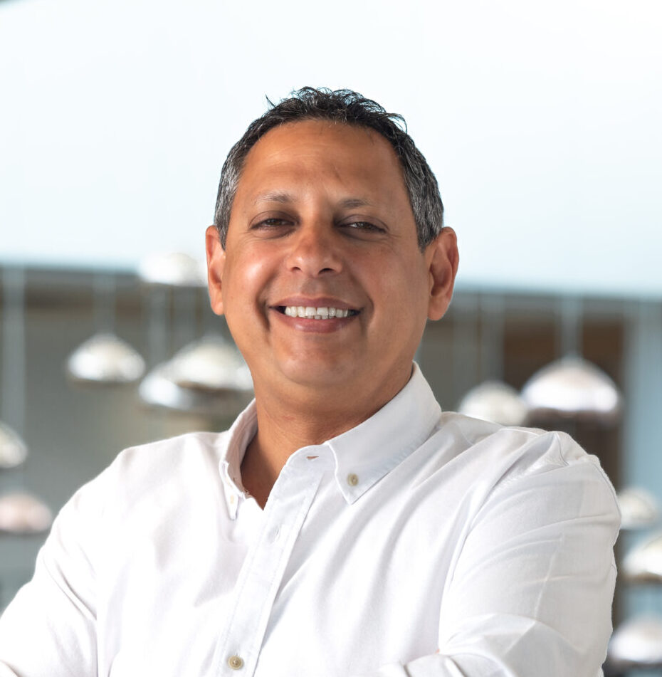 ברק חי חורש